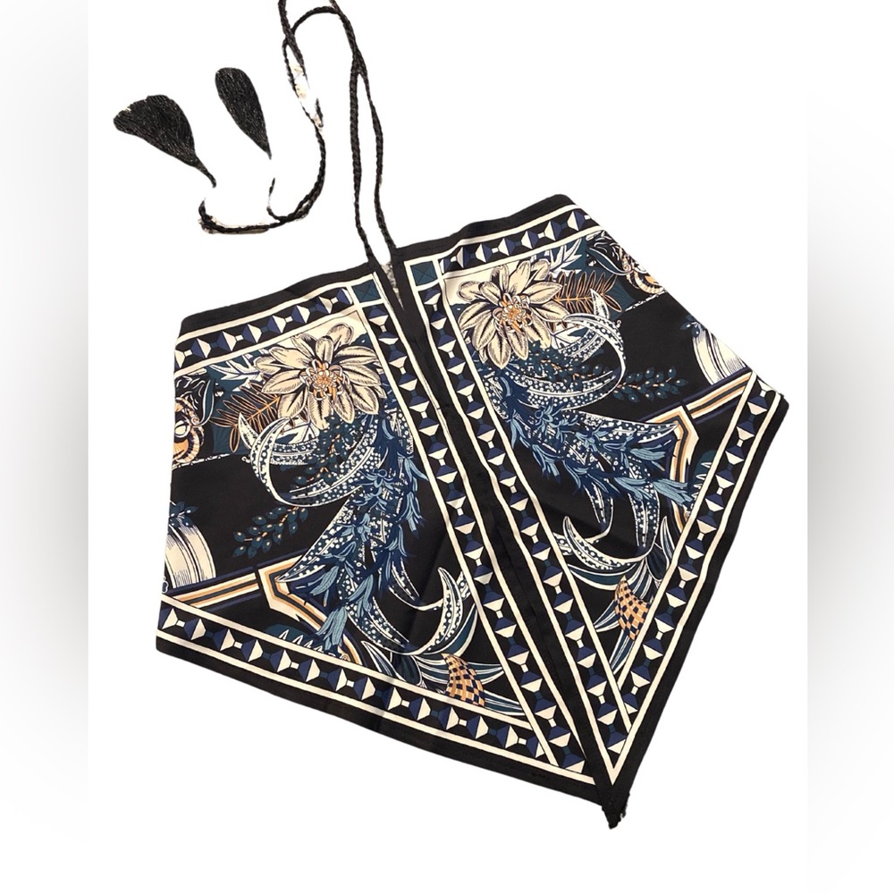 V-neck Floral Backless Halter Top with Tassel